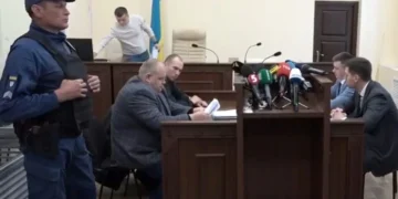 Суд обирає запобіжний захід поліцейським, які втекли з місця теракту в Києві