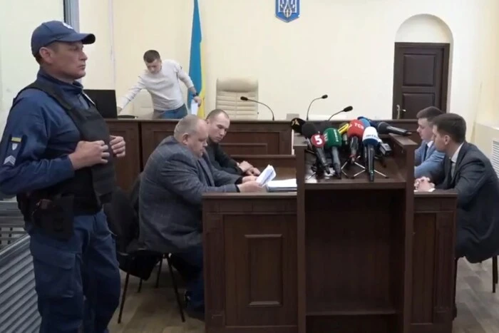 Суд обирає запобіжний захід поліцейським, які втекли з місця теракту в Києві