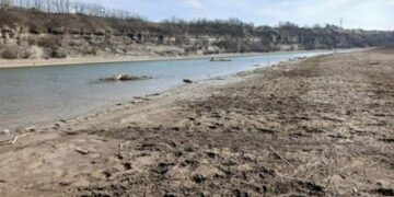 “Такого ще не було”: на Тернопільщині різко обмілів Дністер