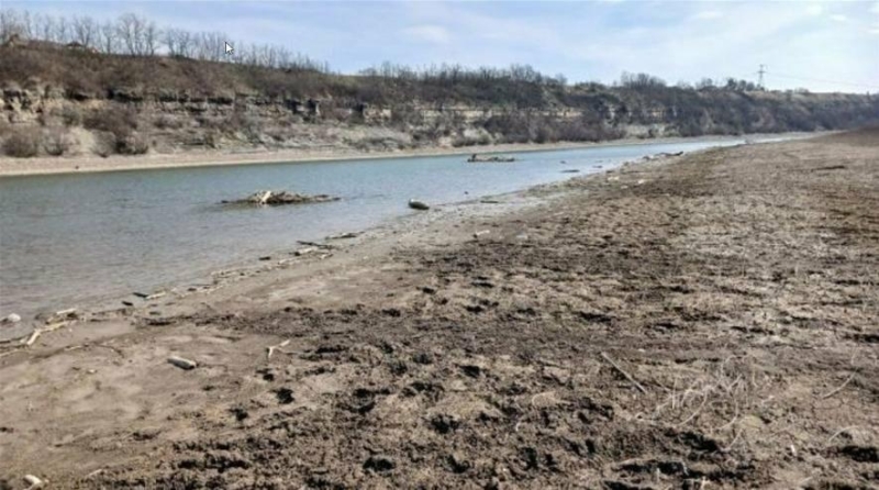 "Такого ще не було": на Тернопільщині різко обмілів Дністер