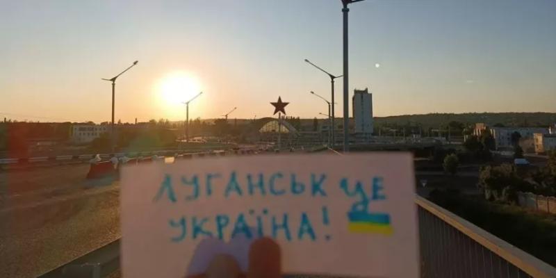 ЗМІ: Рух &laquo;Жовта стрічка&raquo; отримував західне фінансування, пропонуючи людям в окупації &laquo;самовбивчі&raquo; місії