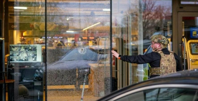 Стрілянина в Києві: копи втекли після перших пострілів, на місці залишилася дитина (відео)