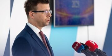 Угорщина підтвердила транзит нафти через Дружбу