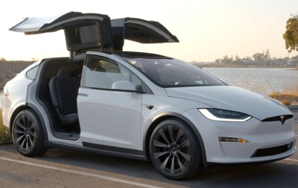 Tesla завершила виробництво Model S і Model X