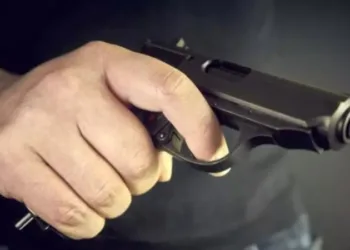 Дістав пістолет і вистрілив: у Франківську конфлікт на дорозі переріс у стрілянину (ВІДЕО)