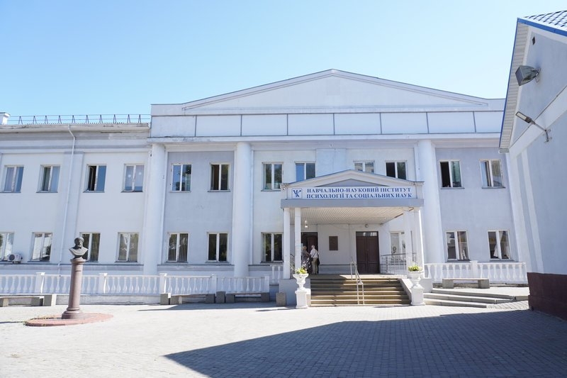 Вибір ВНЗ у Запоріжжі: навчання в Україні та за кордоном