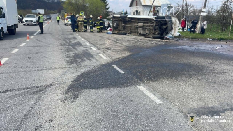 Смертельна ДТП на Прикарпатті: водій Mercedes Sprinter загинув на місці (ФОТО)