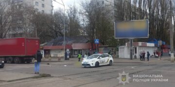 В Одесі під колесами вантажівки загинула 59-річна жінка