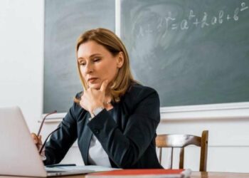 Зарплати вчителів зростуть ще на 20%: у МОН назвали дату і деталі