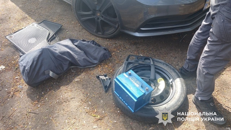 Розібрали на запчастини: двоє студентів затримано за викрадення авто з прокатного сервісу