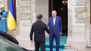 Зеленський виступив проти продажу української зброї