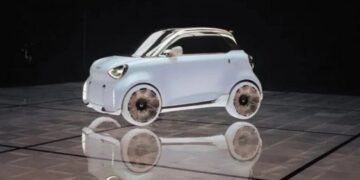 Незвичайний бюджетник Smart від Mercedes і Geely показали на нових фото