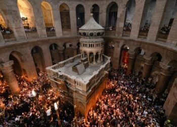 Благодатний вогонь зійшов у Єрусалимі