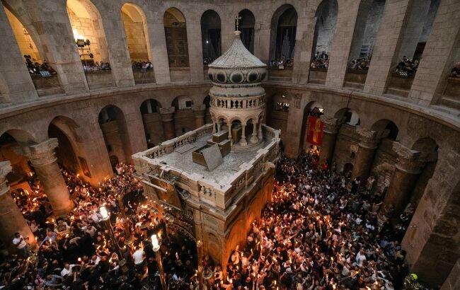 Благодатний вогонь зійшов у Єрусалимі