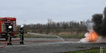 У Хмельницькому відбулися спільні пожежні навчання нацгвардійців і рятувальників