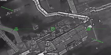 Атака українських дронів привела до зупинки Алчевського металургійного комбінату, – ВІДЕО