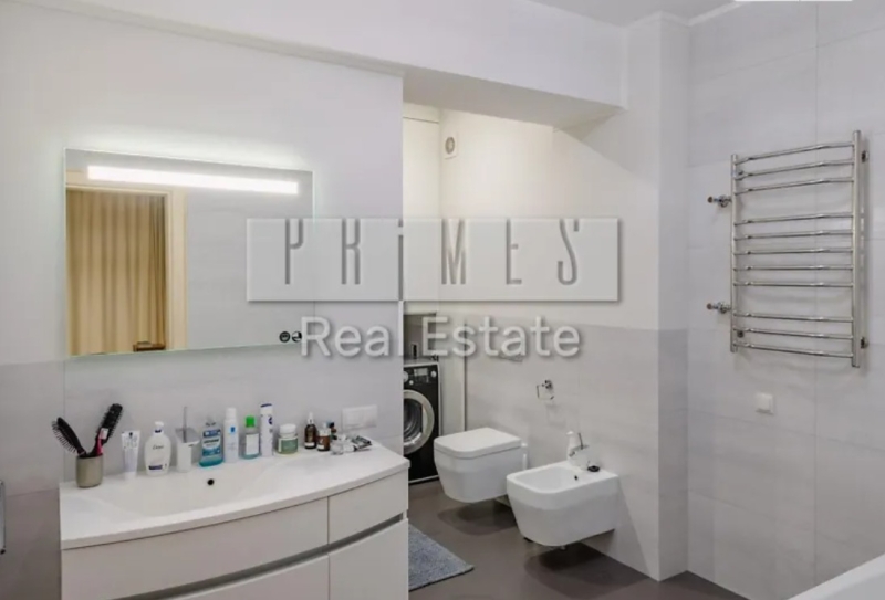 Оренда житла у Києві: який вигляд має квартира за 130 тис. грн з видом на Софійську площу