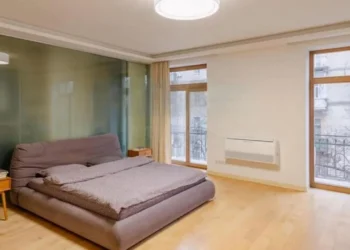 Оренда житла у Києві: який вигляд має квартира за 130 тис. грн з видом на Софійську площу