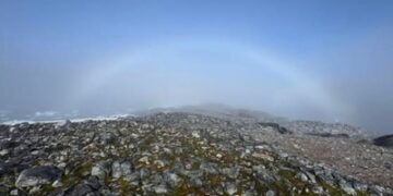 Українські полярники зафіксували білу веселку