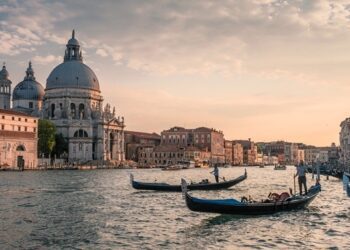 Вчені назвали чотири варіанти порятунку Венеції від затоплення