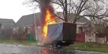 У передмісті Харкова дрон влучив у цивільну автівку — водій загинув