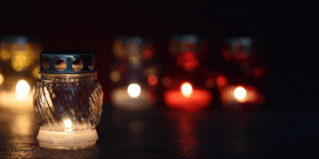 Хмельницька громада провела в останню путь двох захисників – Дмитра Крикливого та Руслана Лучака