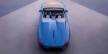 У 400 разів дорожче за Duster: новітній Rolls-Royce показали офіційно