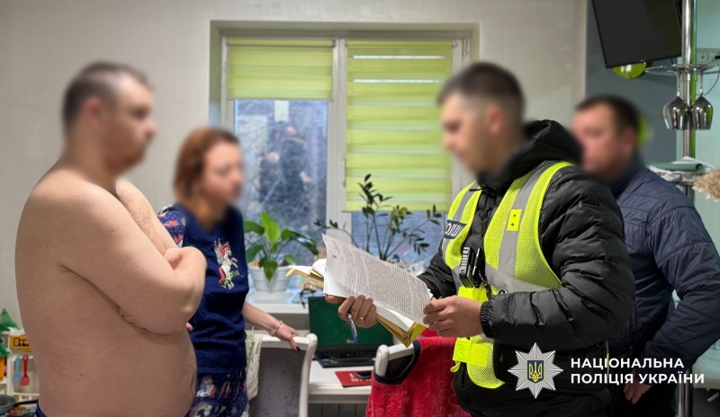 У Києві поліція накрила ботоферму, яка вигадувала українцям &laquo;криптоборги&raquo; (фото)