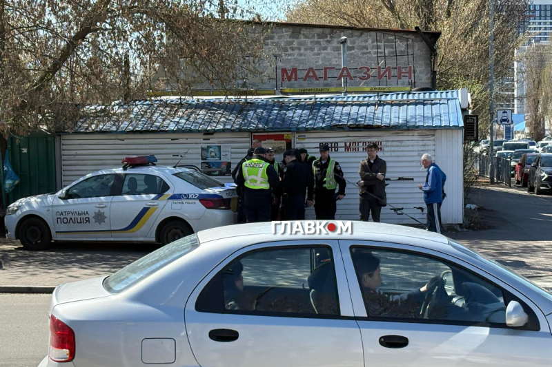 Масштабна ДТП у Києві: серед учасників &ndash; екіпаж поліції (фото)