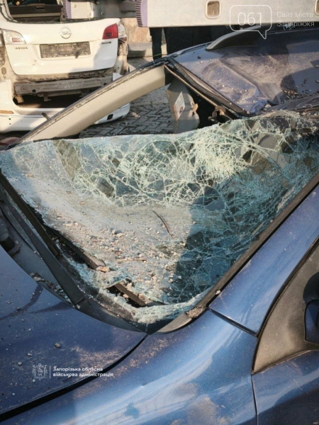 У Запоріжжі внаслідок авіаційної атаки кількість постраждалих зросла до трьох: перші фото з місця події