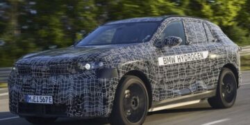 Запас ходу 1000 км і заправка за 5 хвилин: як виглядатиме новий BMW X5 на водні та на що він здатний