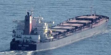 У Швеції затримали судно з Росії, яке скидало в море вугілля