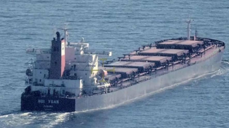 У Швеції затримали судно з Росії, яке скидало в море вугілля