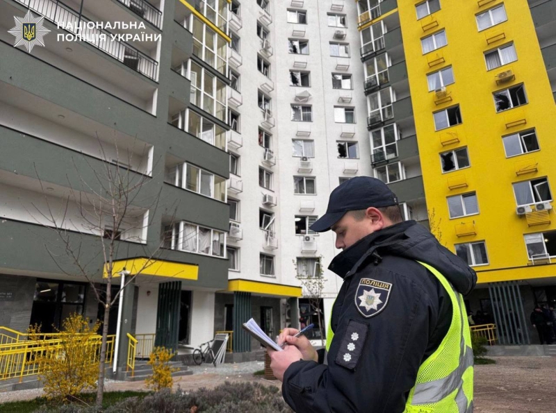 Обстріл столиці 16 квітня: поліція оприлюднила кадри з місць влучань