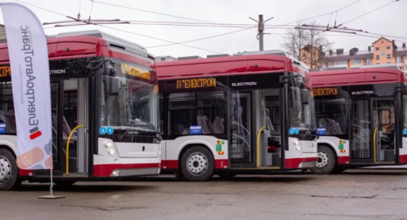 У Франківську шукають водіїв тролейбусів: пропонують безкоштовне навчання і зарплату від 35 тисяч