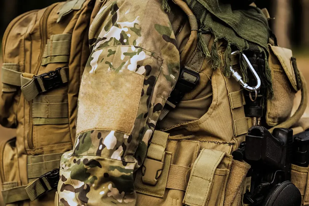 Тактичний чоловічий одяг