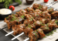 Сезон шашликів відкрито: класичний рецепт на перші травневі вихідні