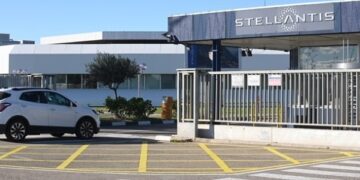 Stellantis зробить ставку на ключові бренди для виходу з кризи – Reuters