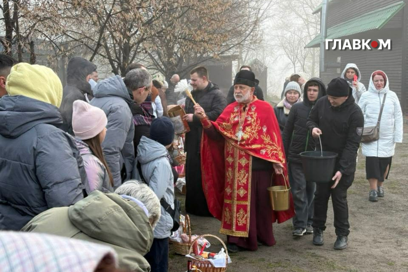 У Києві освячено перші Великодні кошики (репортаж)
