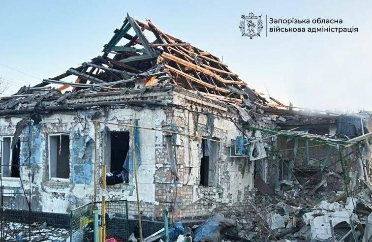 Ворог вдарив по транспортній інфраструктурі Запоріжжя, одна людина загинула