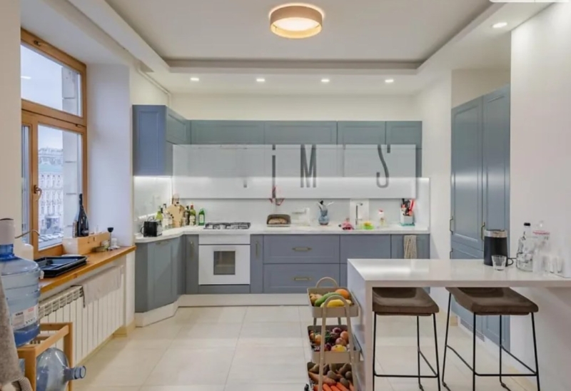 Оренда житла у Києві: який вигляд має квартира за 130 тис. грн з видом на Софійську площу