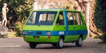 Від творця Lamborghini Countach: із молотка піде розкішний шестидверний FIAT 70-х (ФОТО)