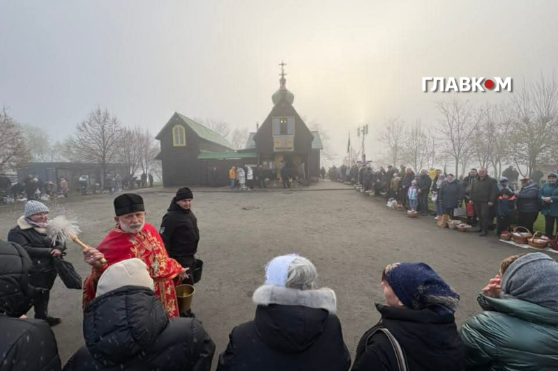 У Києві освячено перші Великодні кошики (репортаж)