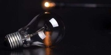 Десятки вулиць без світла до вечора: кого із миколаївців очікують відключення