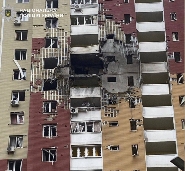 Обстріл столиці 16 квітня: поліція оприлюднила кадри з місць влучань