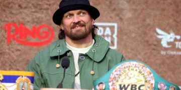 Усик погодився на бій із Ф’юрі: Прошу мільярд