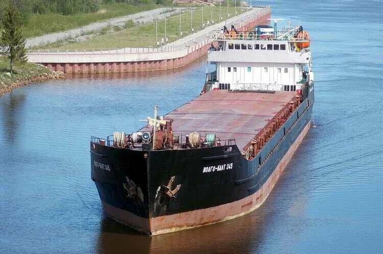 В Азовському морі затонуло судно з пшеницею: окупанти заявили про атаку БпЛА