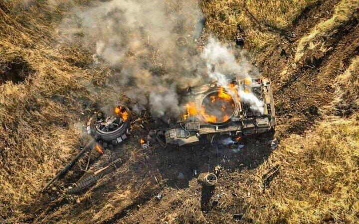 За добу захисники України знищили 1030 російських окупантів