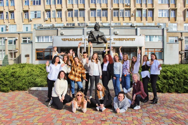 Вибір ВНЗ у Запоріжжі: навчання в Україні та за кордоном