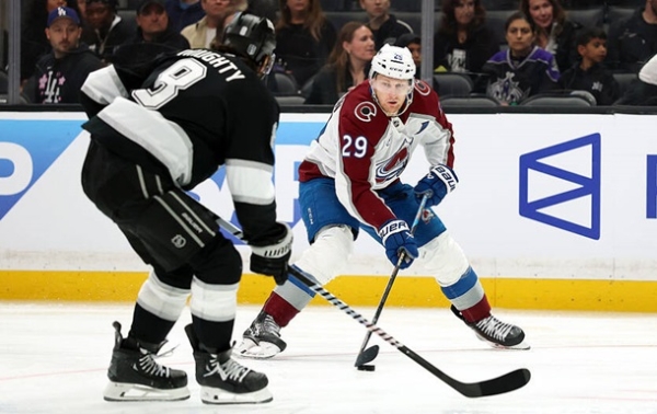 НХЛ: розгромна серія Колорадо триває